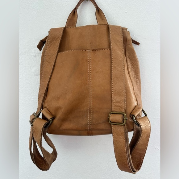 lululemon clean lines belt bag green Clean Lines belt bag = impulse buy gone right. It's so roomy and I can  pretend to be all utilitarian chic when wearing it. : r/lululemon
